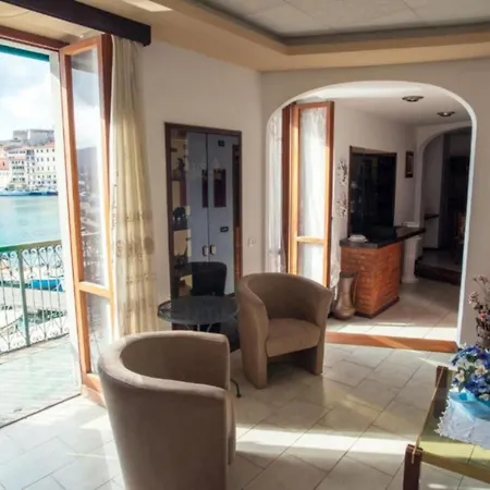 Il Veliero Vista Darsena *